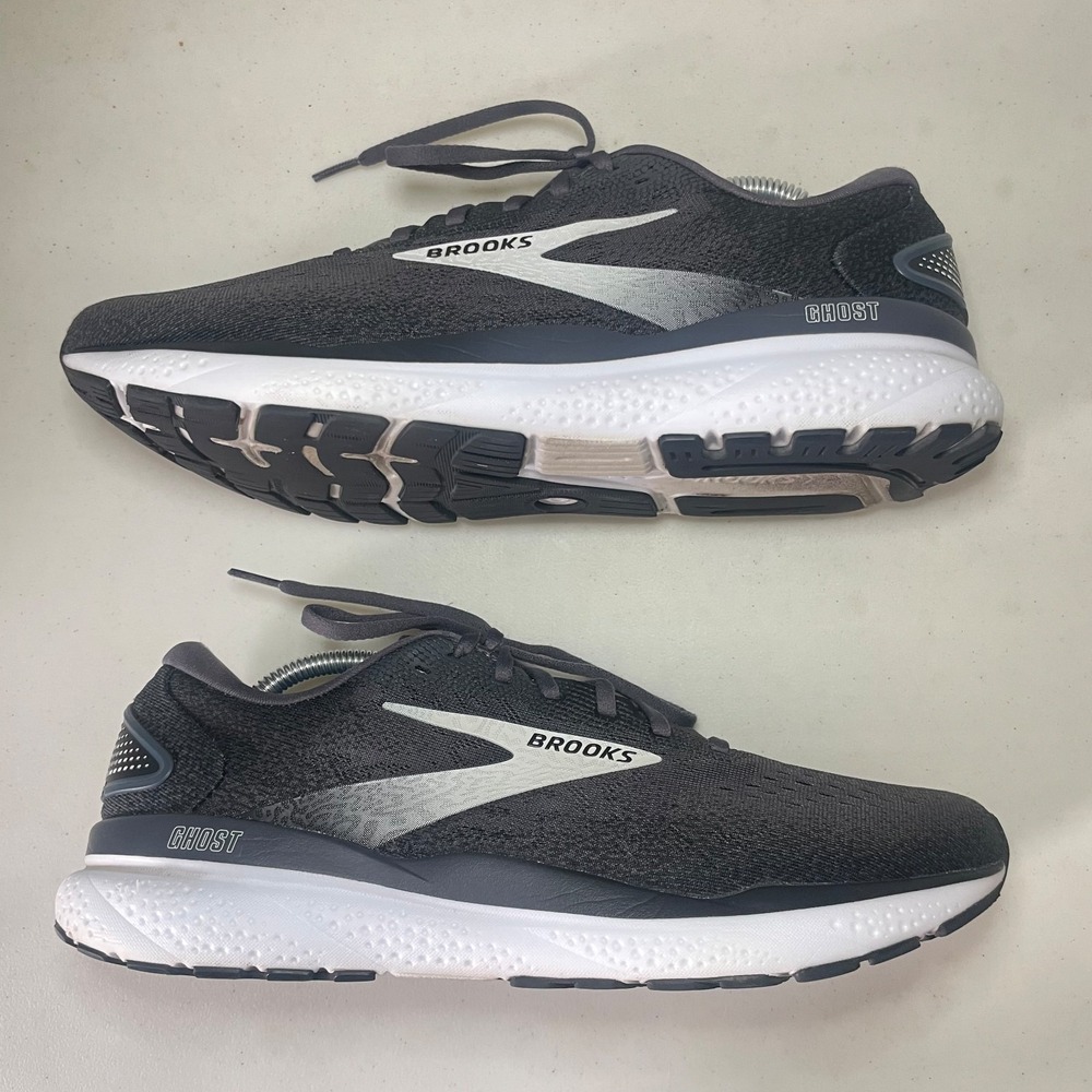 Brooks Ghost 16 Mens Black And White Sz 10.5 Athletic Running Shoes NO INSOLE
